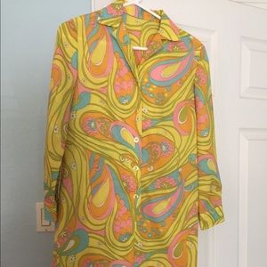 Vibrant, unique vintage shirt dress.